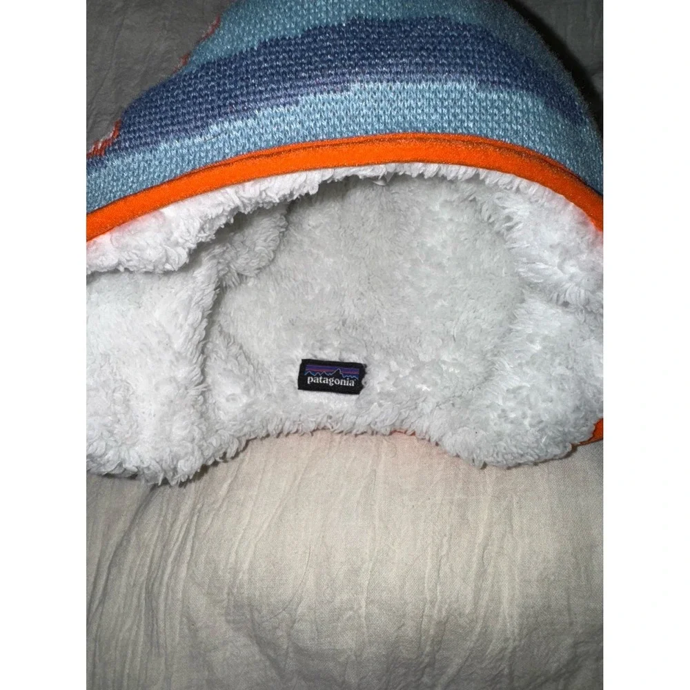 Patagonia Baby Reversible Beanie - Polar Bears Play Big Sky Blue baby size 12M